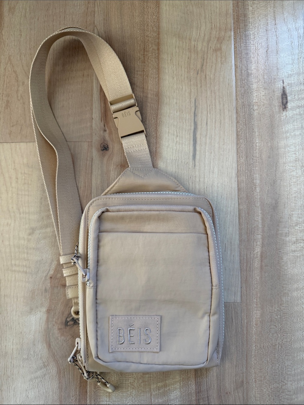 BEIS sports slingbag beige crossbody NEW